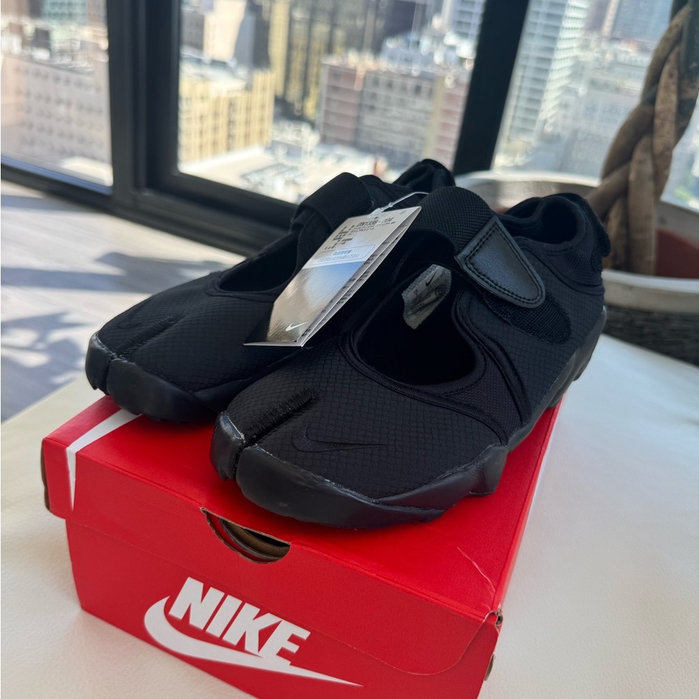 Nike Tabis Black Slip-On Sneakers